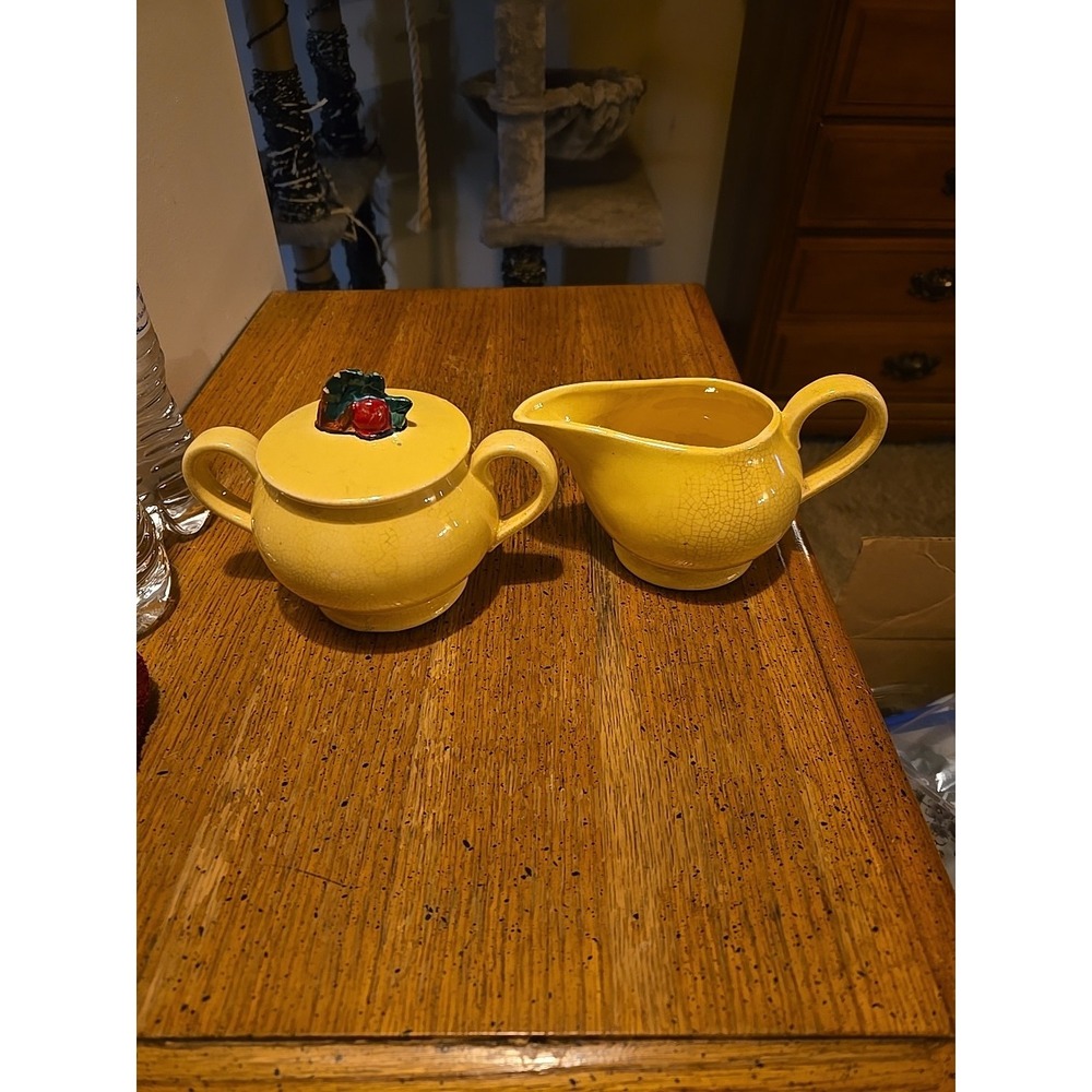 Vintage McCoy Pottery Creamer‎